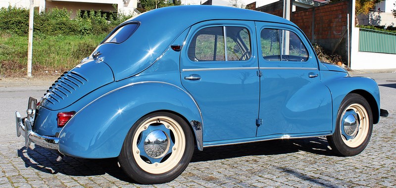 Renault 4CV